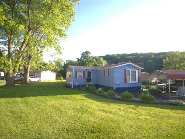 46 Maple Court , Beaver Falls, PA 15010