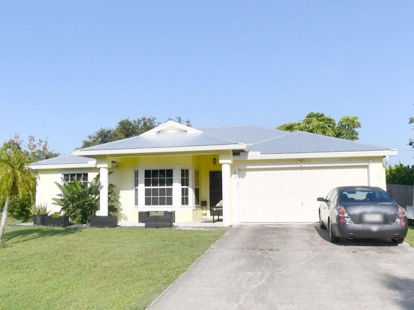 195 NW Friar Street, Port St. Lucie, FL 34983