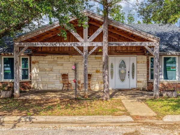 3130 Oak Trail Drive , Granbury, TX 76048