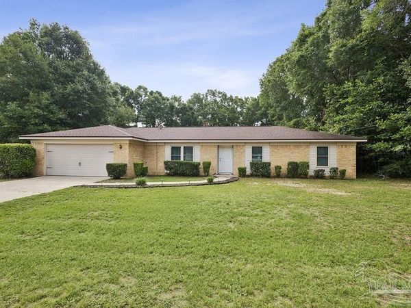 5329 Casper Cir, Milton, FL 32570