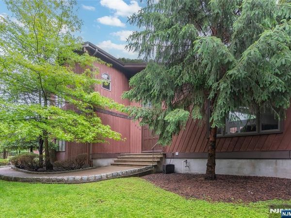 530A Hughes Street, NORTHVALE, NJ 07647