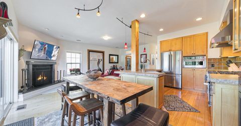 10050 SE River Street, Truckee, CA 96161 Photo