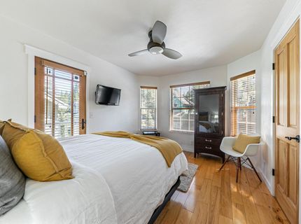 10050 SE River Street, Truckee, CA 96161 Photo