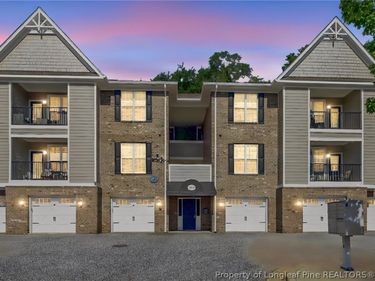 208 Fountainhead Lane, Unit 108, Fayetteville, NC 28301