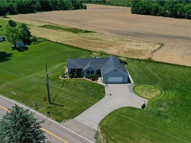 4909 Knox School Road , Homeworth, OH 44634