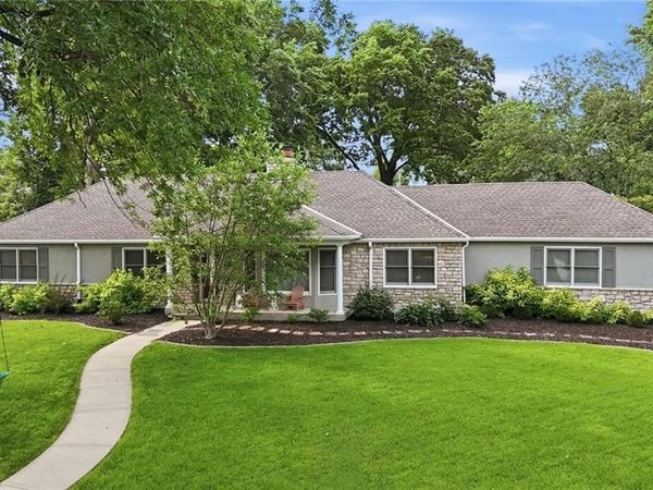9012 Cherokee Lane, Leawood, KS 66206