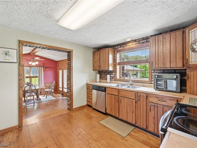2258 Howland Wilson Road, Cortland, OH 44410 Photo 23