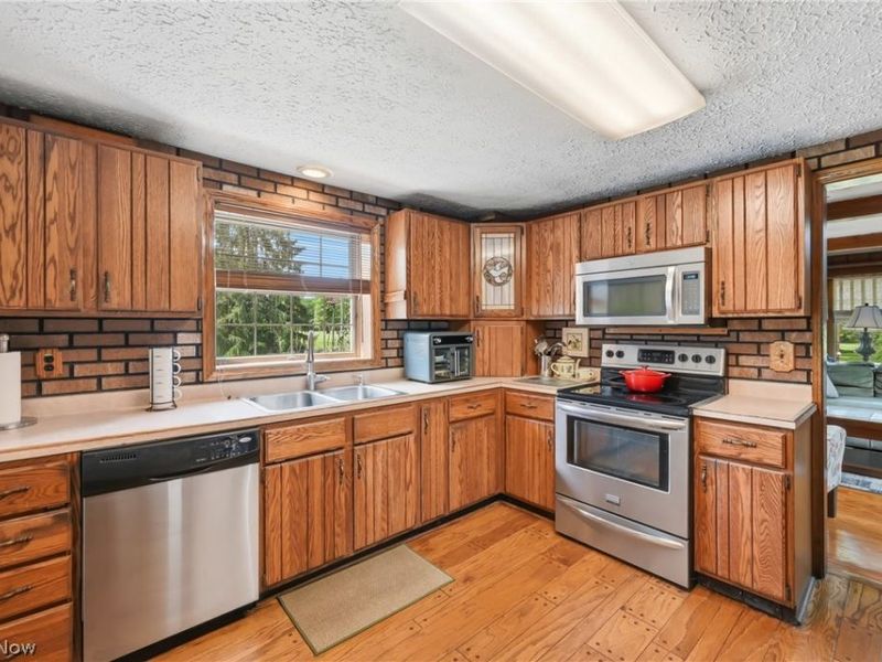 2258 Howland Wilson Road, Cortland, OH 44410 Photo 24