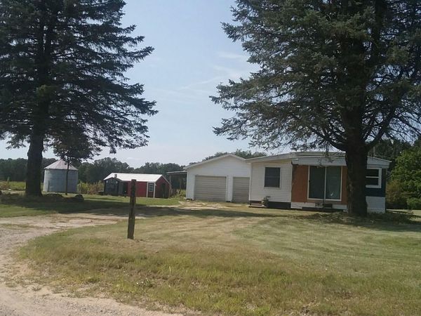 2841 Whites Bridge, Belding, MI 48809