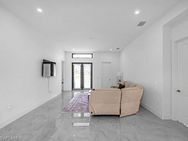 2625 32nd AVE SE, NAPLES, FL 34117