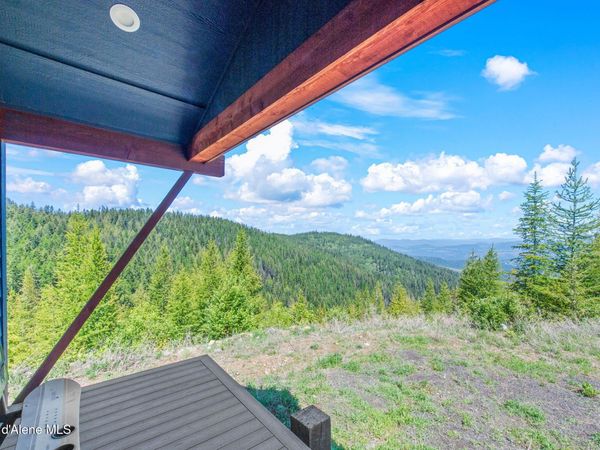 1872 Wildflower DR, St. Maries, ID 83861