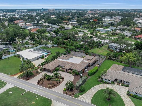 609 LAGUNA DRIVE , VENICE, FL 34285
