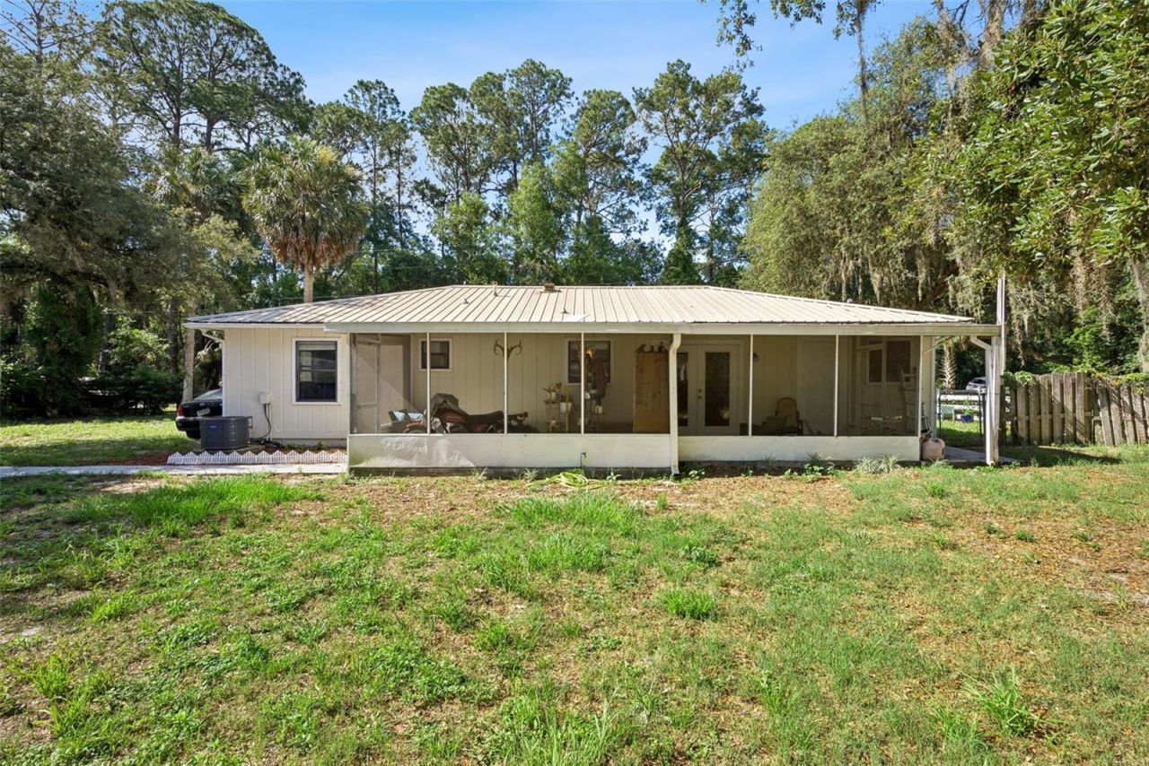 24623 N George Street , Astor, FL 32102 Photo