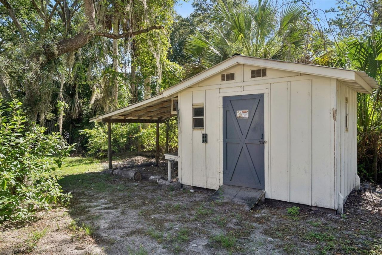 24623 N George Street , Astor, FL 32102 Photo