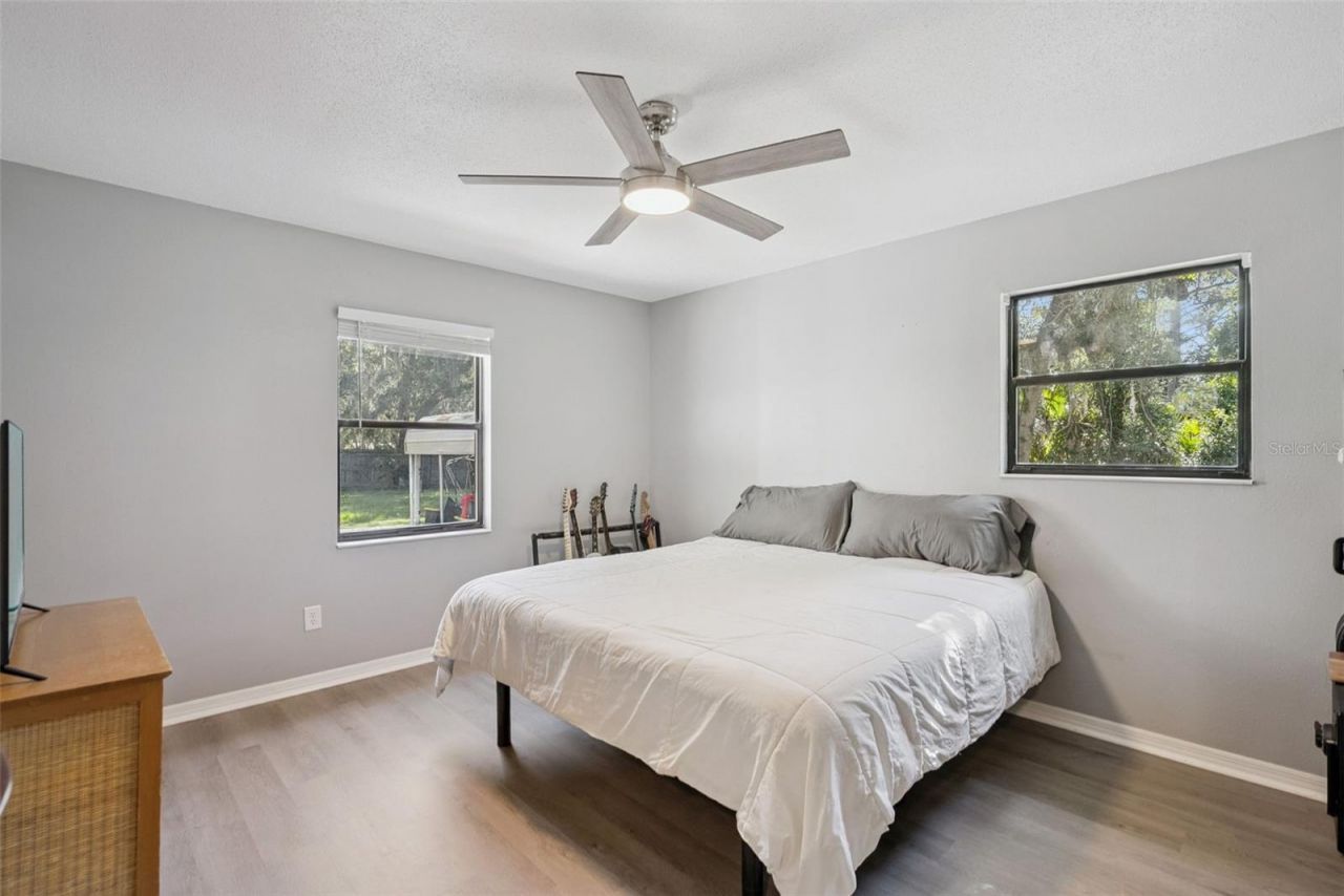 24623 N George Street , Astor, FL 32102 Photo