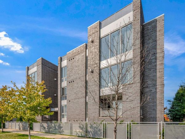 2366 N Seeley Avenue, Unit 1W, Chicago, IL 60647