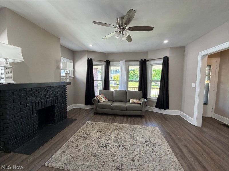398 E 149th Street, Cleveland, OH 44110 Photo 2