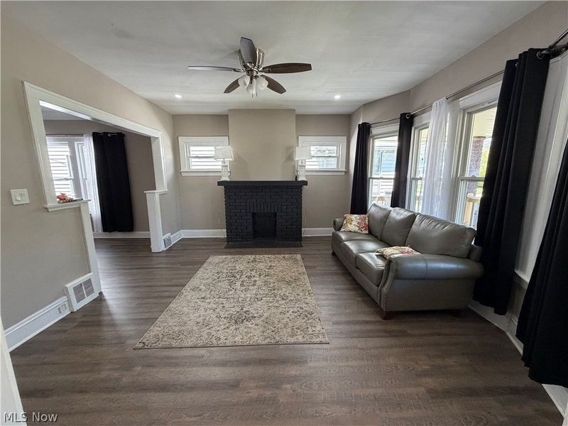 398 E 149th Street, Cleveland, OH 44110 Photo 3