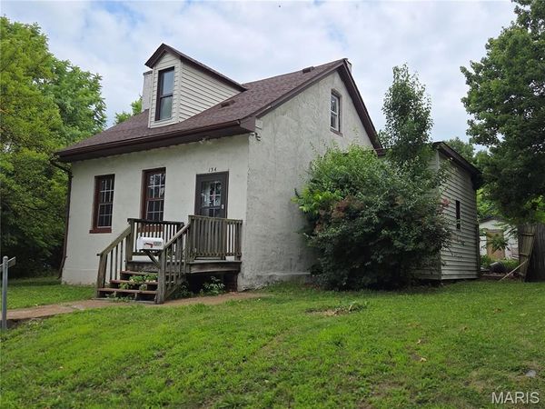 134 N Douglas Avenue , Belleville, IL 62220