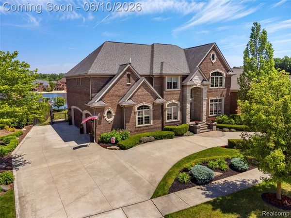 52438 Silent Ridge Drive, Chesterfield Twp, MI 48051