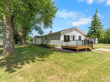 560 McMunn Street , South Lyon, MI 48178