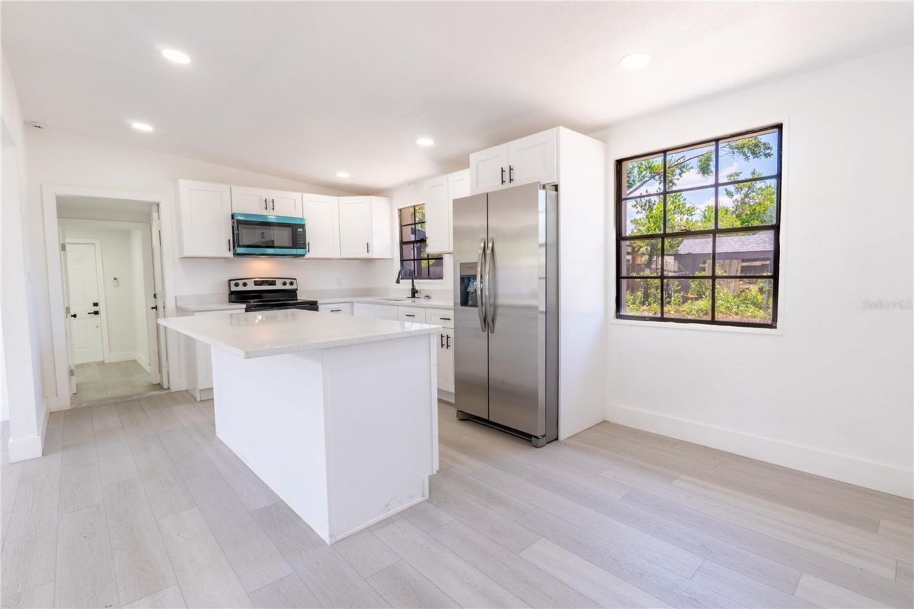 4112 W Fairview Heights , Tampa, FL 33616 Photo