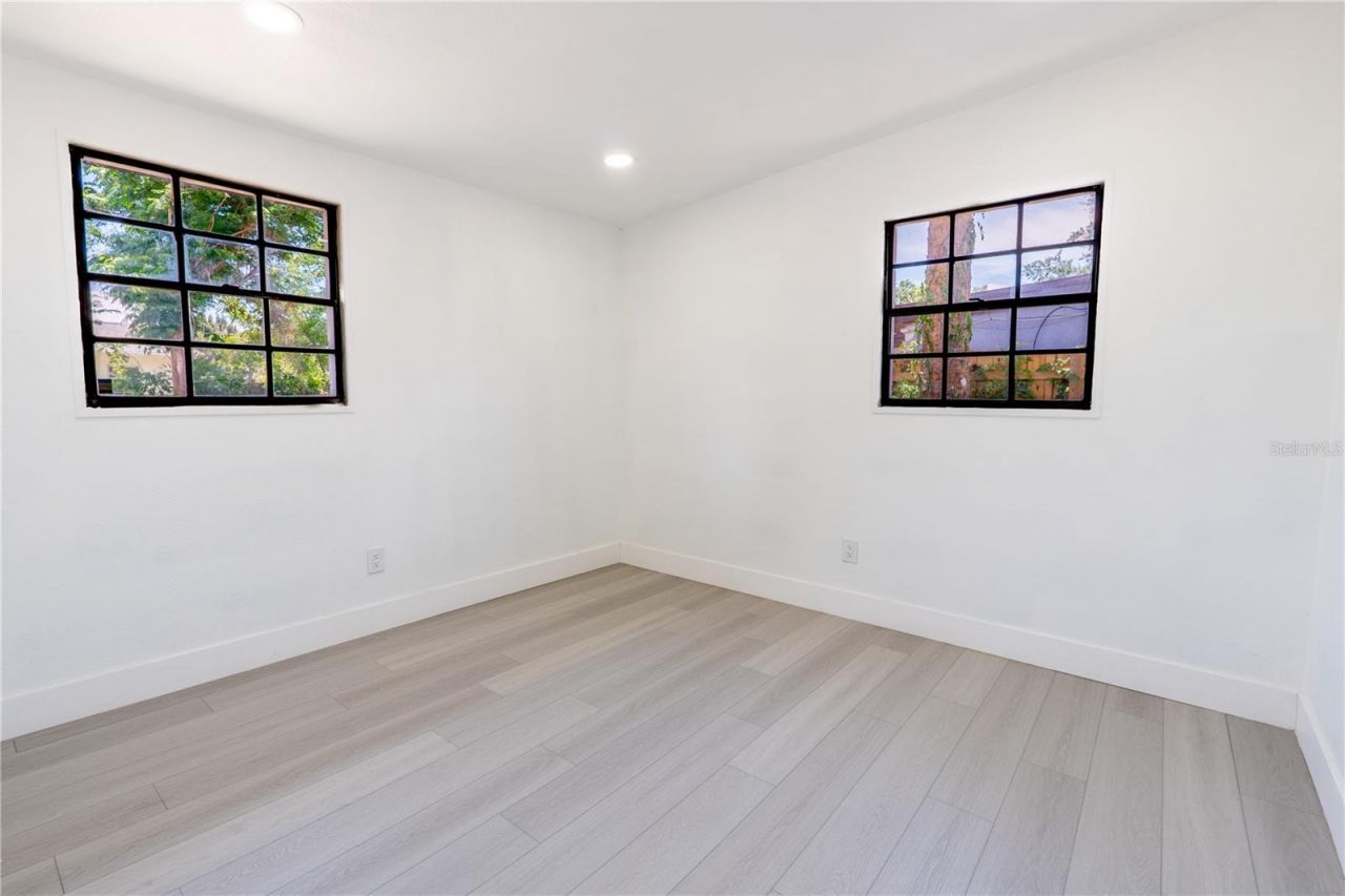 4112 W Fairview Heights , Tampa, FL 33616 Photo