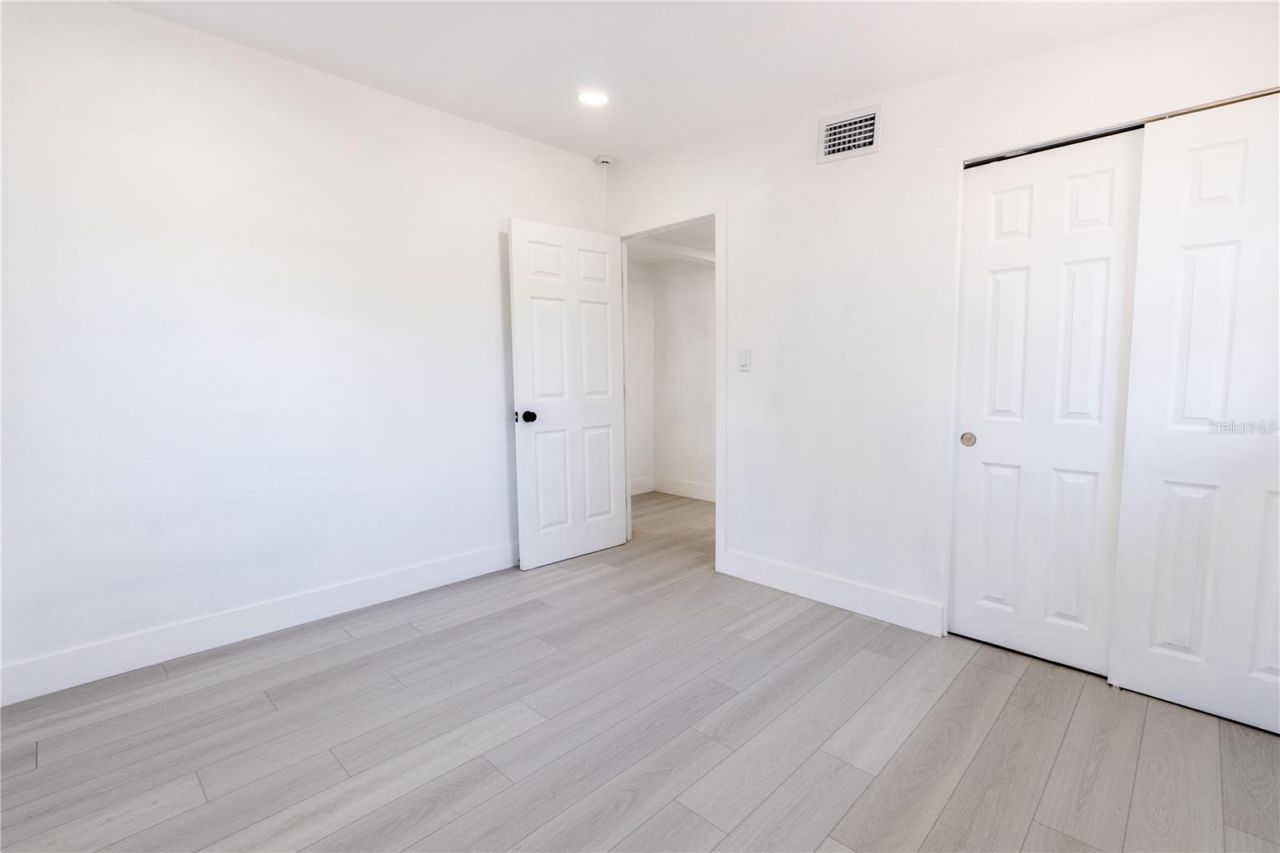 4112 W Fairview Heights , Tampa, FL 33616 Photo