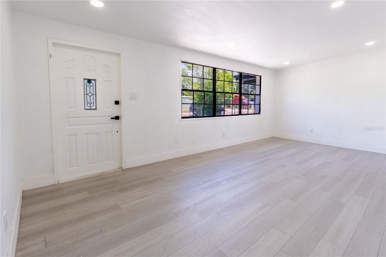 4112 W Fairview Heights , Tampa, FL 33616 Photo