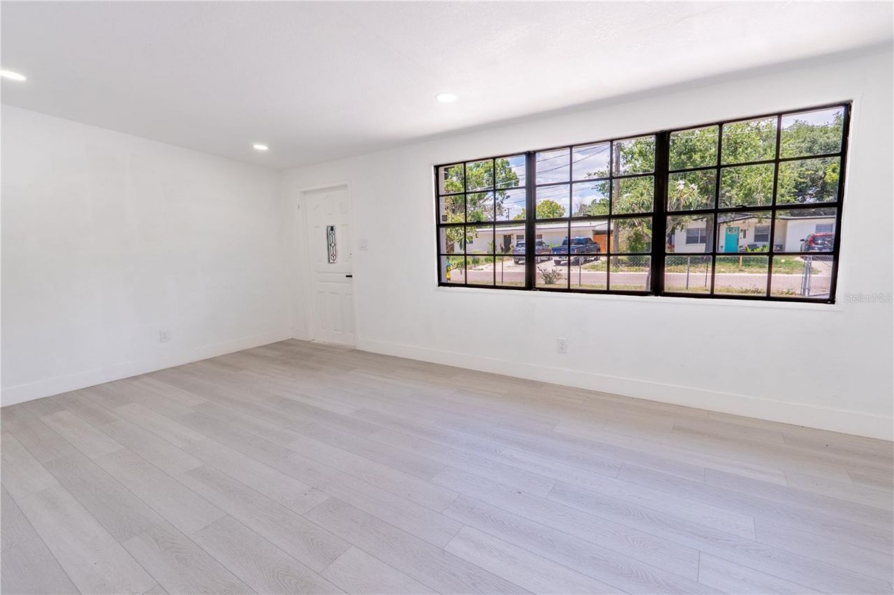 4112 W Fairview Heights , Tampa, FL 33616 Photo