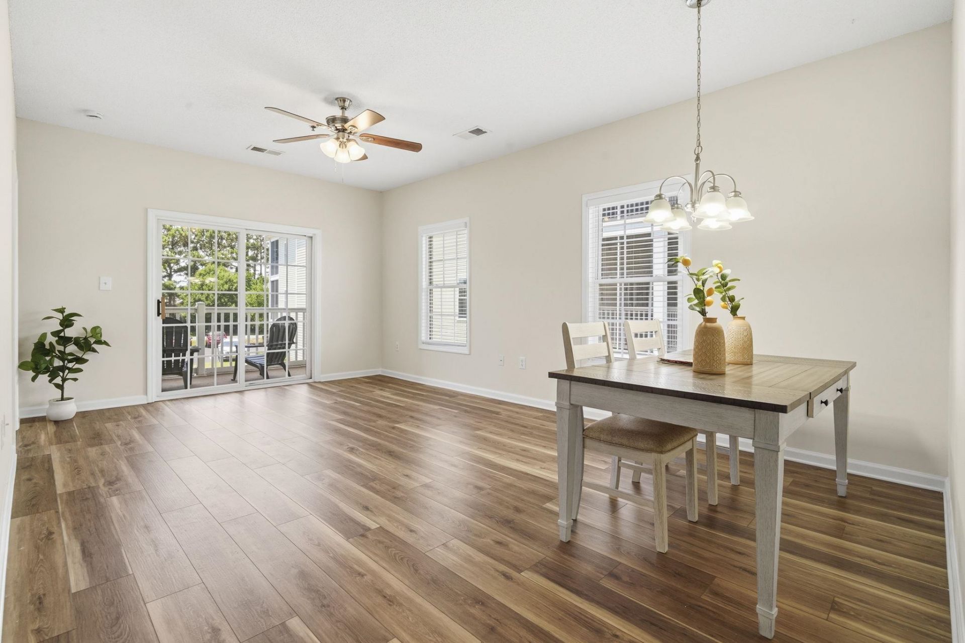 2050 Cross Gate Blvd. Photo 10