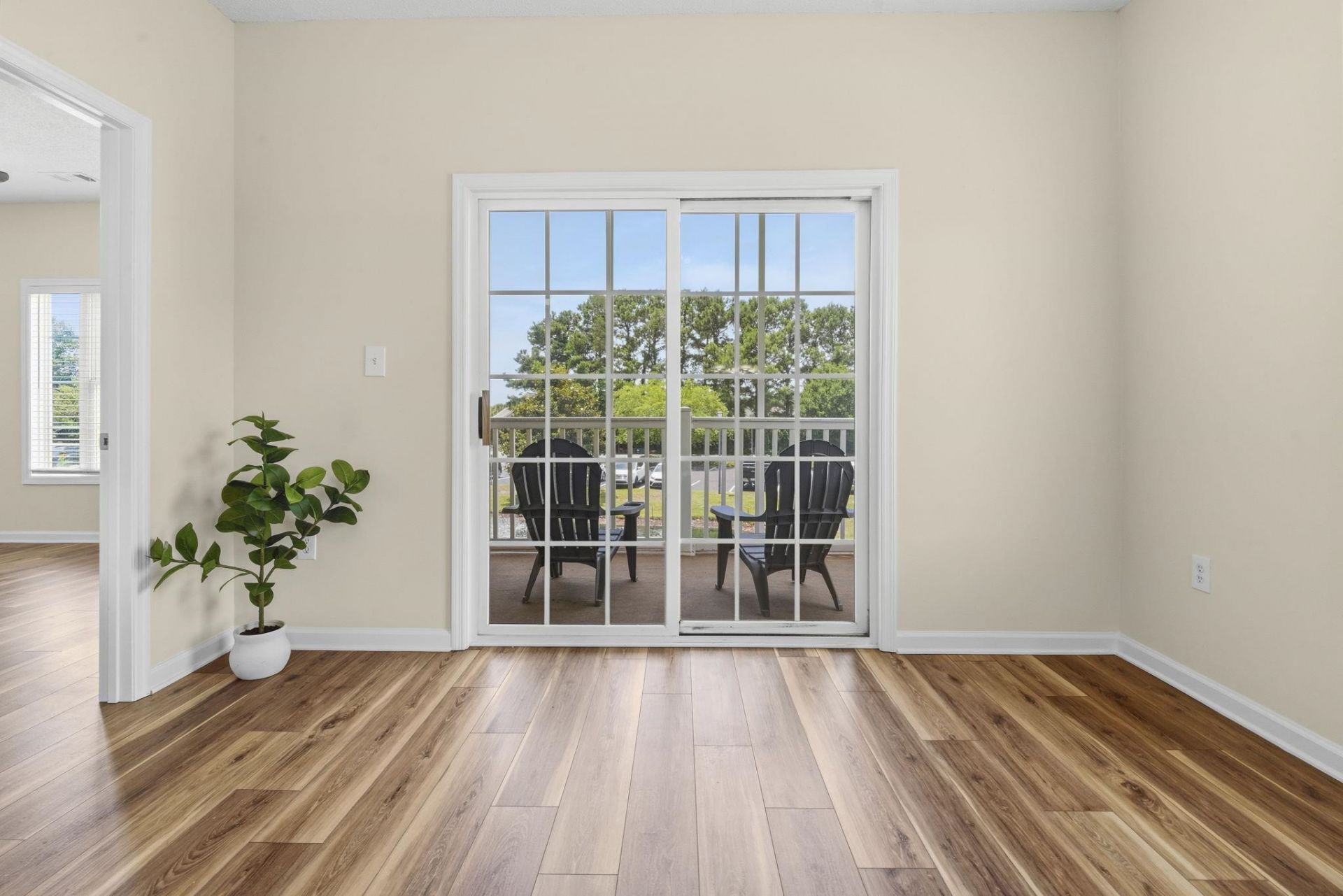 2050 Cross Gate Blvd. Photo 11