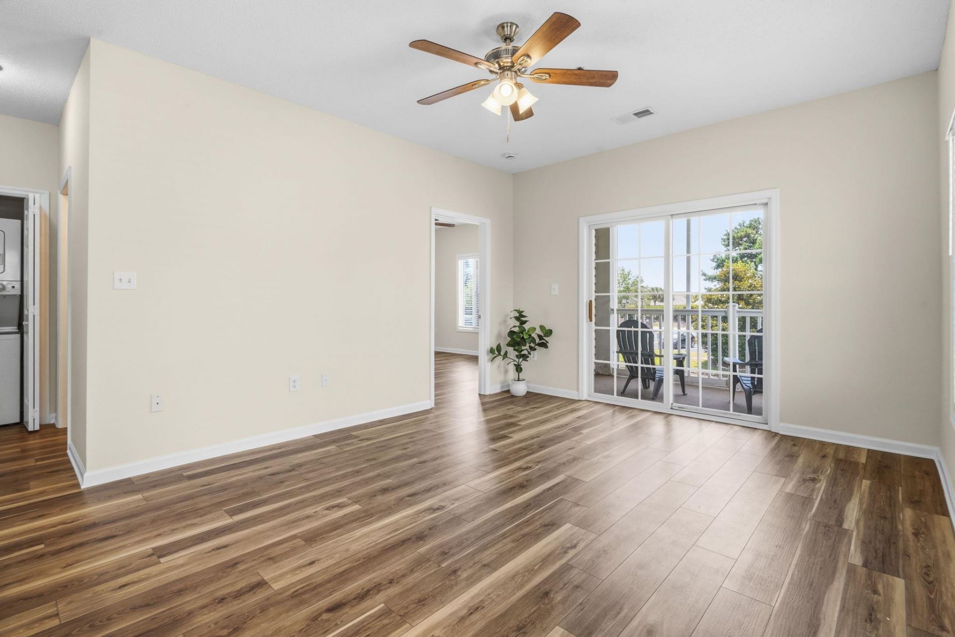 2050 Cross Gate Blvd. Photo 13