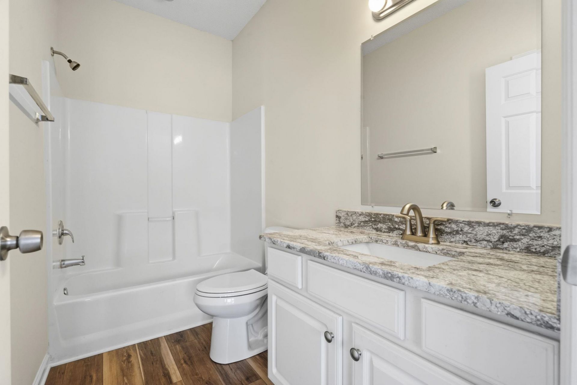 2050 Cross Gate Blvd. Photo 18