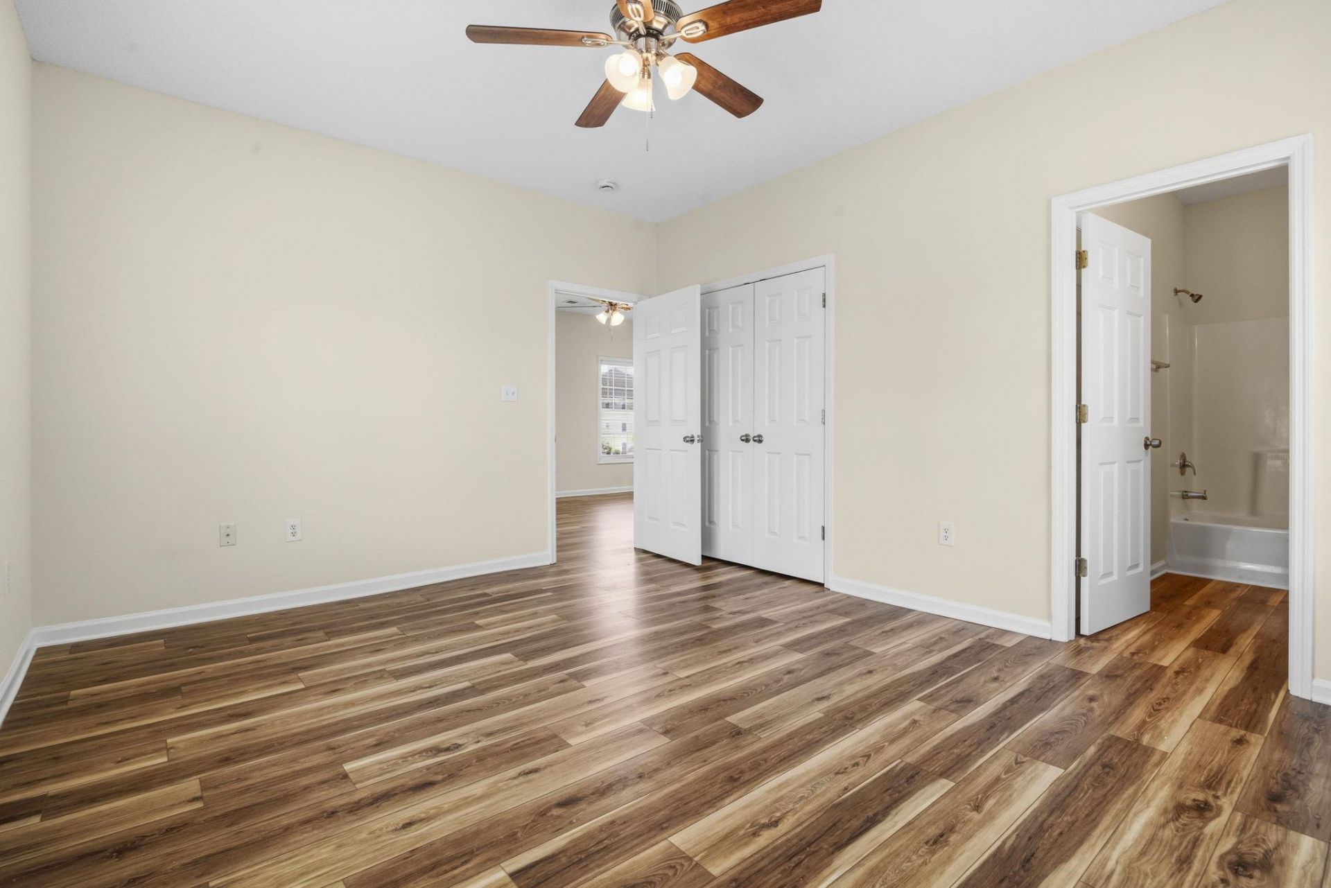 2050 Cross Gate Blvd.  Photo 24