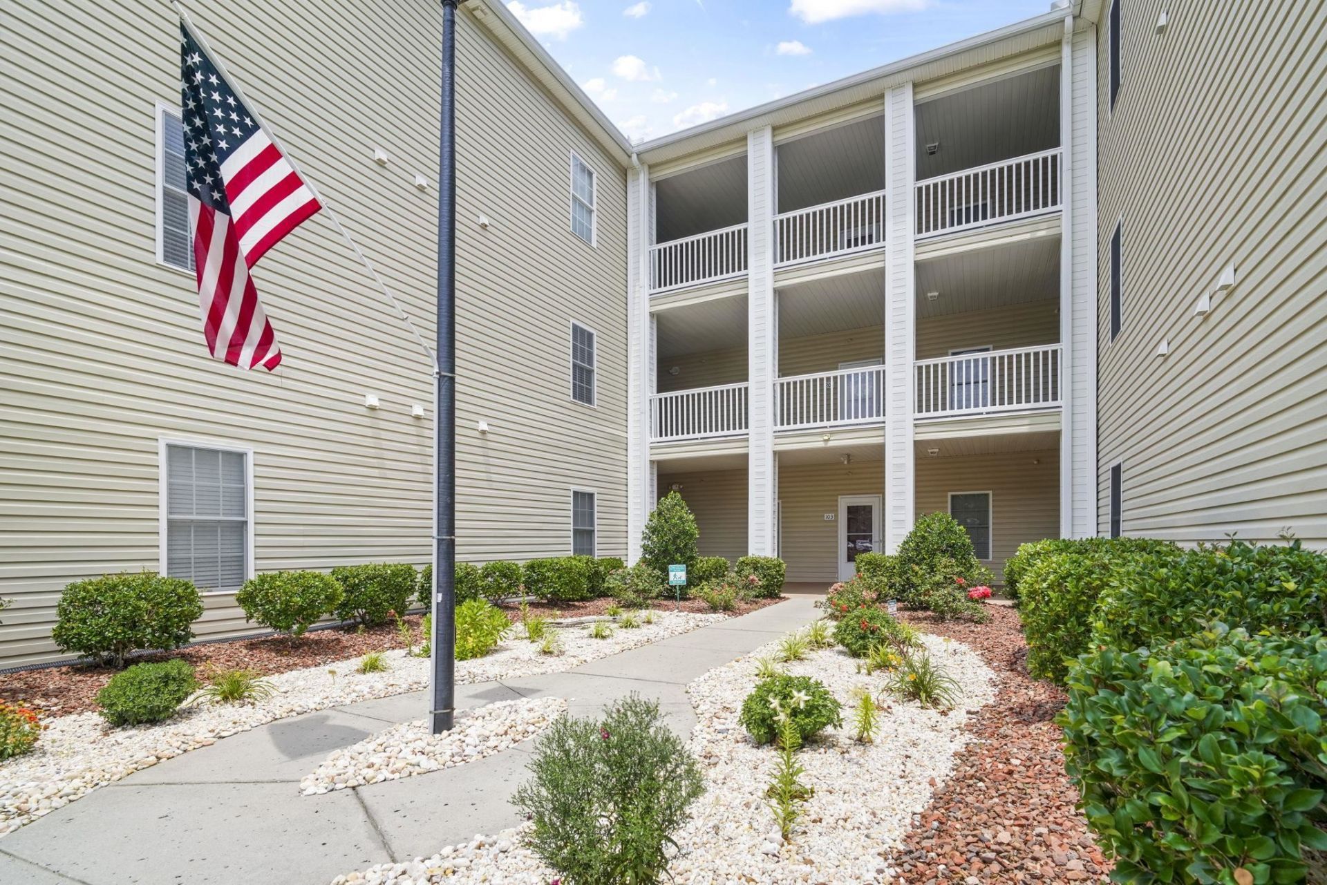 2050 Cross Gate Blvd. Photo 3