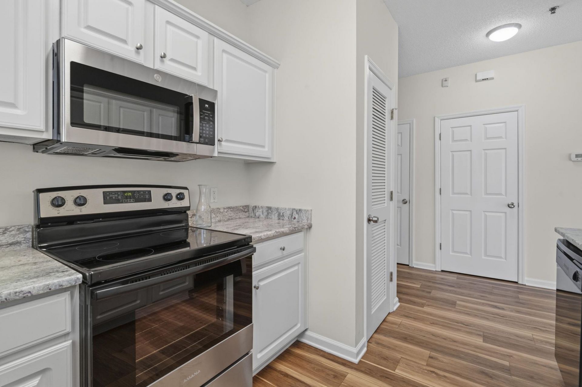 2050 Cross Gate Blvd. Photo 5
