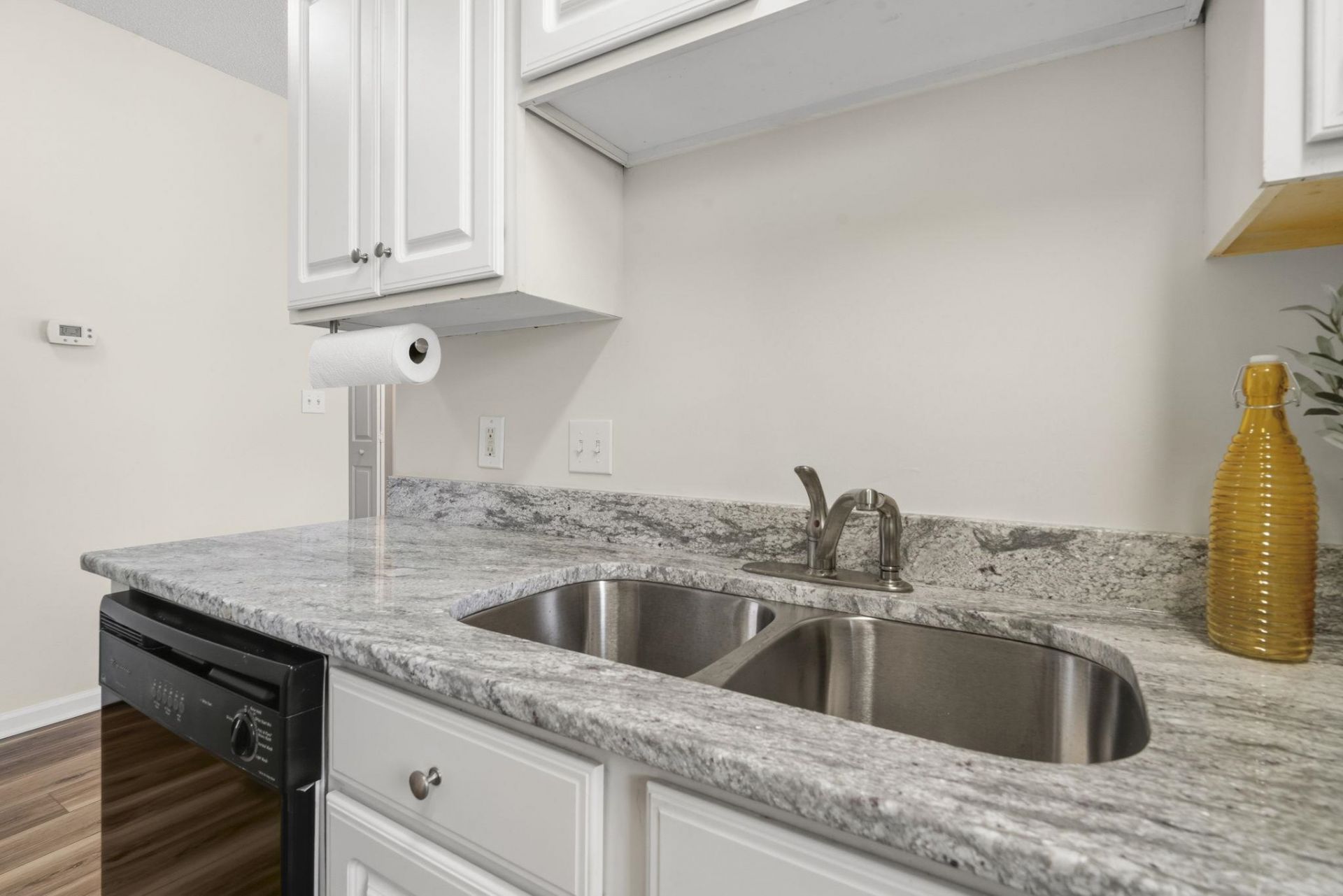 2050 Cross Gate Blvd. Photo 6