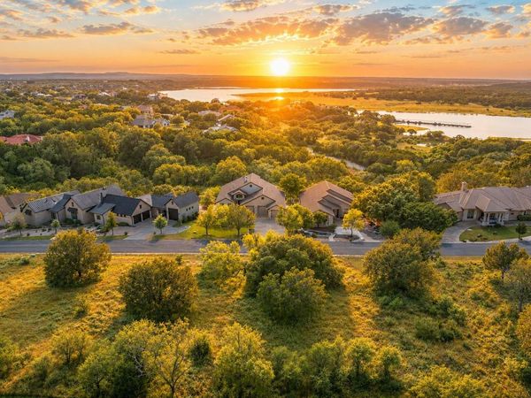 828 Wesley Ridge DR , Spicewood, TX 78669