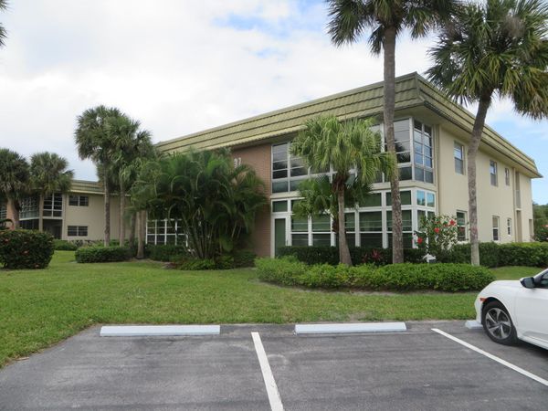 37 Vista Gardens Trail, Unit 201, Vero Beach, FL 32962