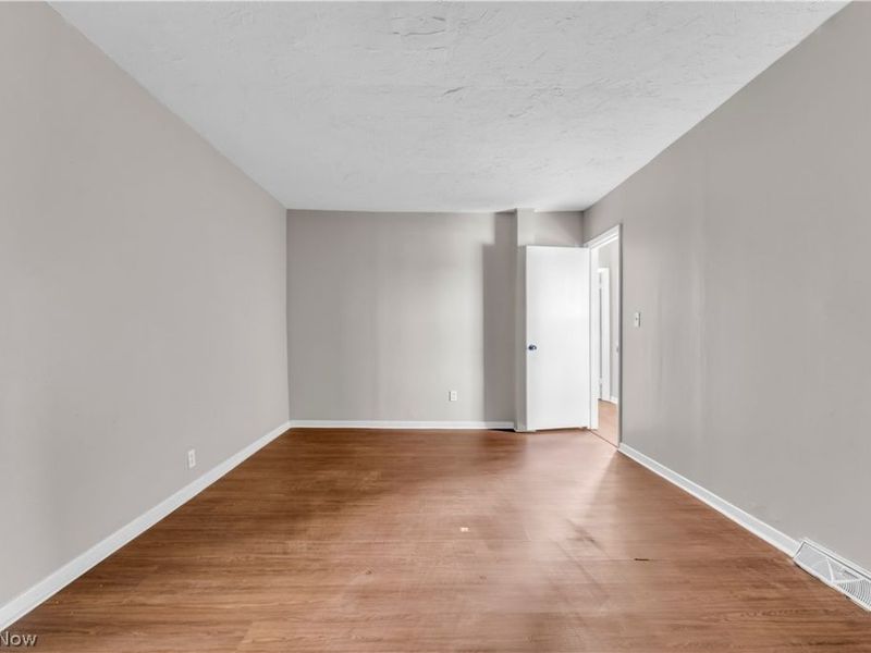4657 Warner Road, Unit 4, Garfield Heights, OH 44125 Photo 12