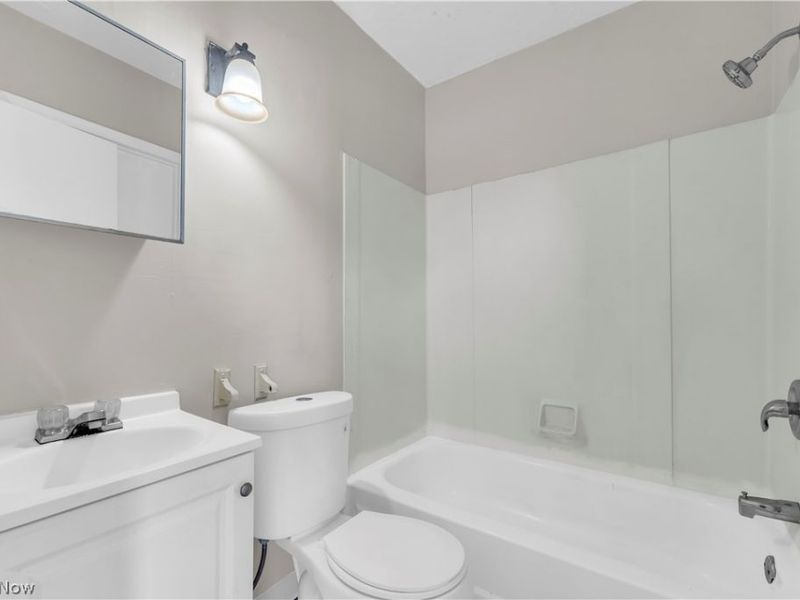 4657 Warner Road, Unit 4, Garfield Heights, OH 44125 Photo 14