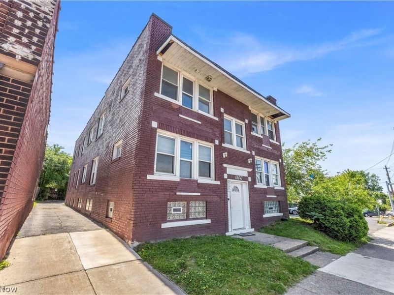 4657 Warner Road, Unit 4, Garfield Heights, OH 44125 Photo 2