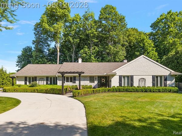1276 Hillside Drive, Birmingham, MI 48009