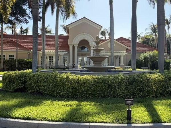 1590 S 42nd Circle S, Unit 308, Vero Beach, FL 32967