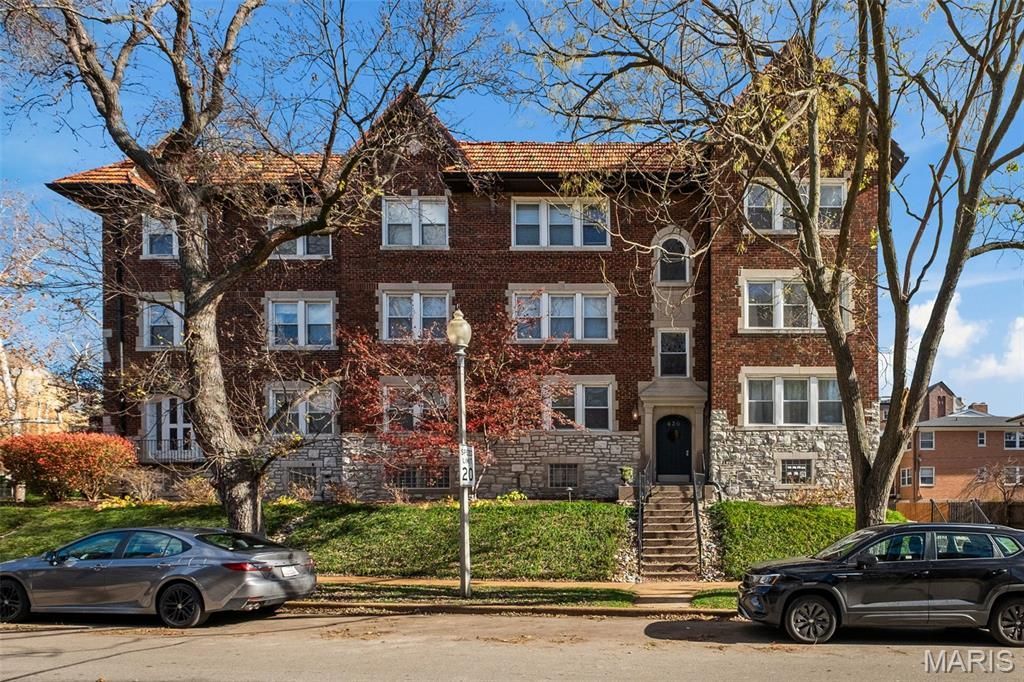630 Westwood Drive, Unit 2S, Clayton, MO 63105 Main Photo
