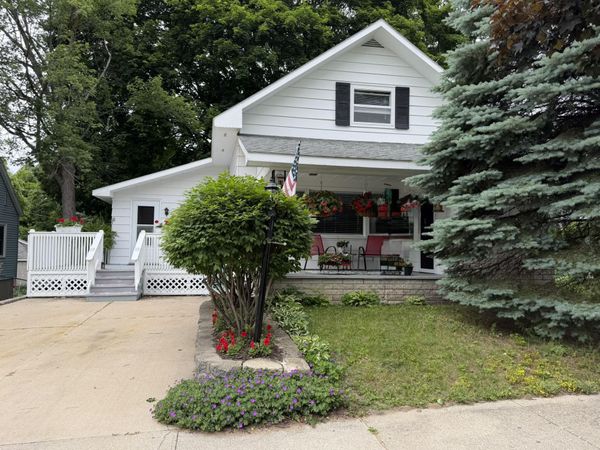 511 E River Street, Cadillac, MI 49601