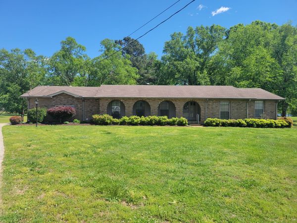110 Meadowlake Ct , Hendersonville, TN 37075