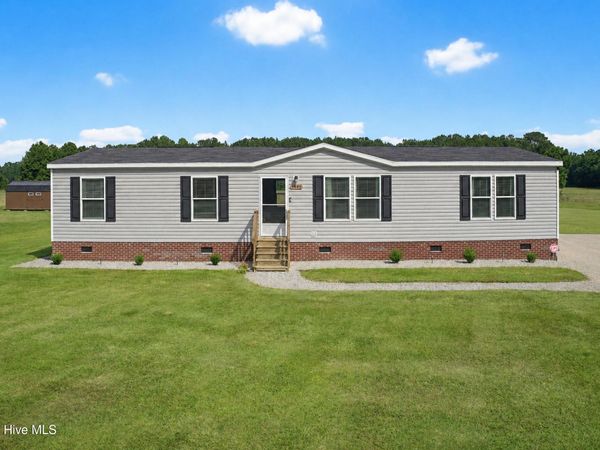 1901 Peacock Road, Whiteville, NC 28472