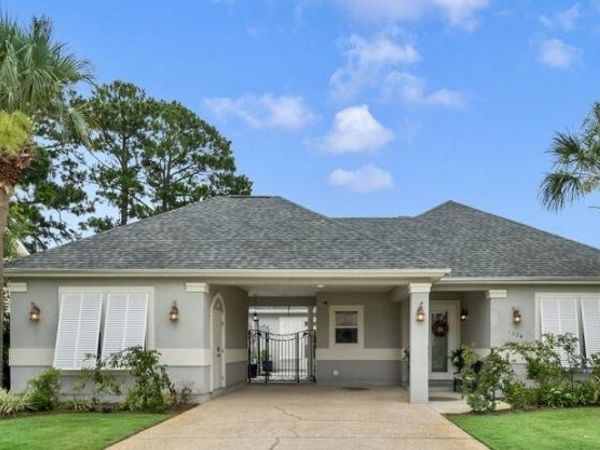 1624 Llani Lane, Gulf Breeze, FL 32563